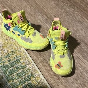 adidas Harden Vol. 5 Futurenatural sz 3.5 Kids